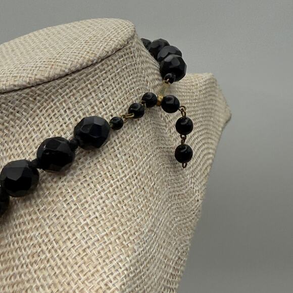 Vintage sz OS Black‎ Faceted Beaded Necklace Adjustable Gold Clasp - Picture 4 of 5